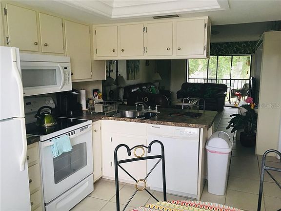 4th image of 302 Windward Pl #1