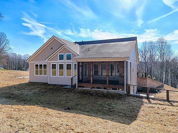3rd image of 753 Old Owen Dr