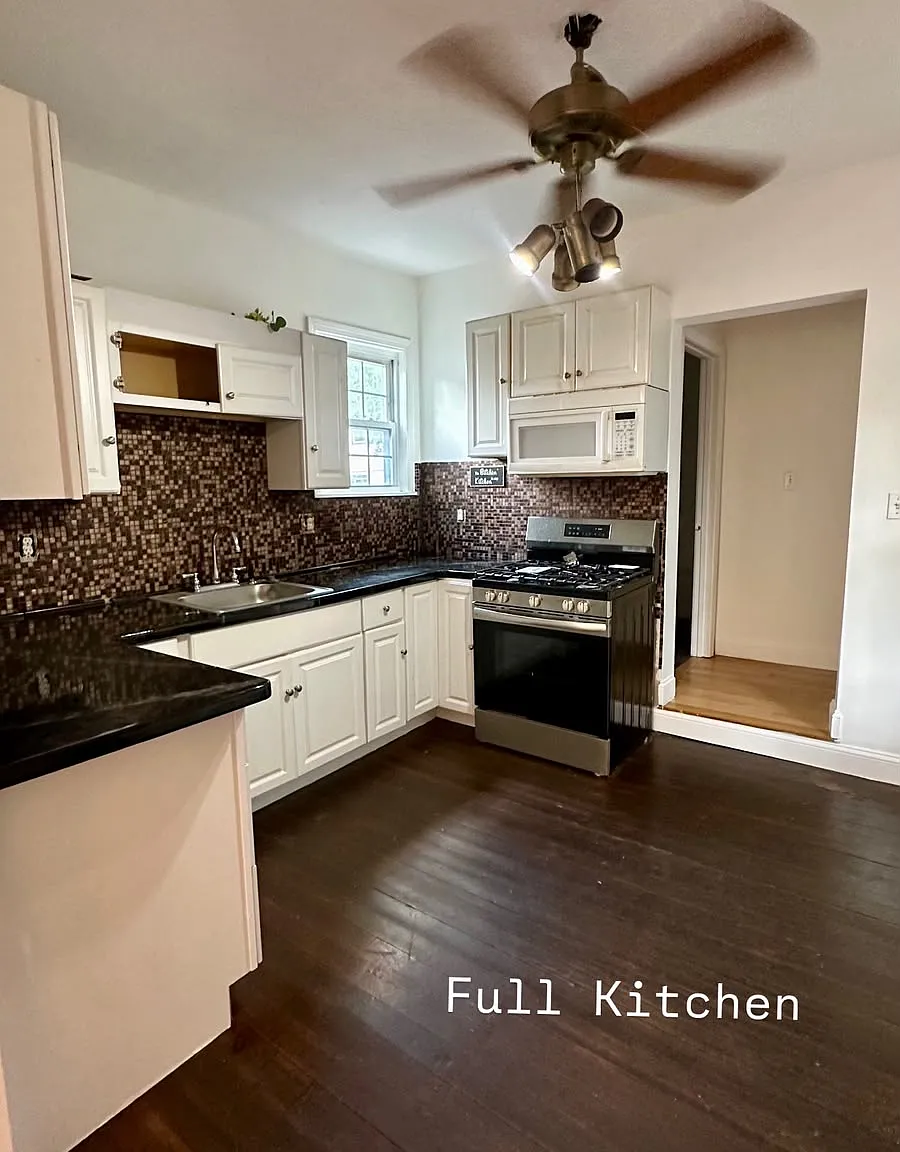 8 Peacevale Rd — Photo 4