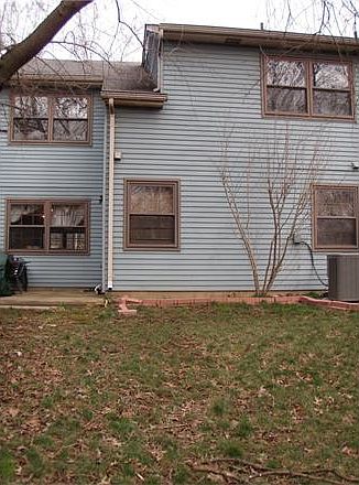 2nd image of 6 Lewis Ct