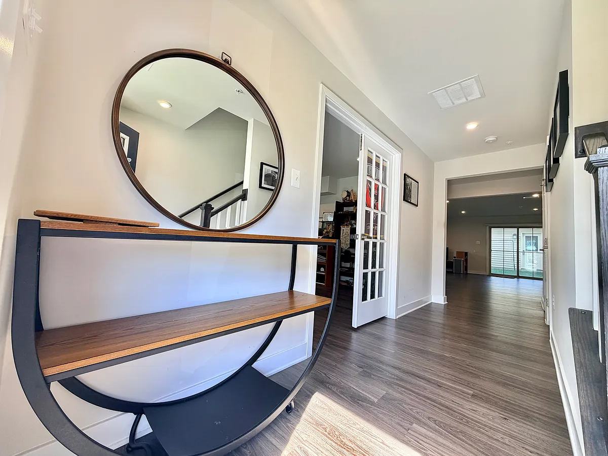Building Photo - 8627 Satinwood Dr