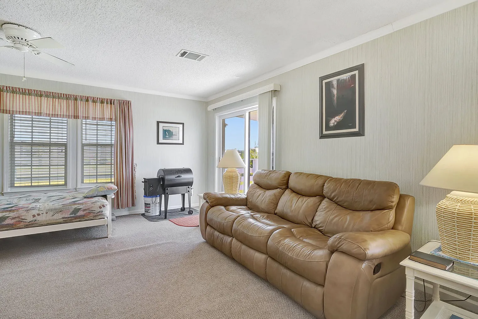 2 bed, 2.0 bath, 861 sqft, $4,020 — Photo 1