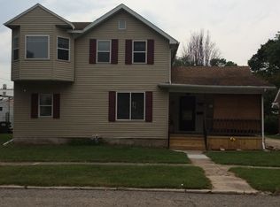 1009 Illinois Ave, Mendota, IL 61342