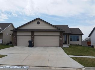 1841 NW 44th St, Lincoln, NE 68528