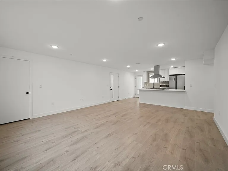 169 S Hoover St — Photo 4