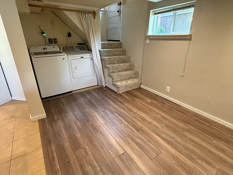519 W McGraw St #B — Photo 5