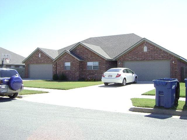 1st image of 4201 SW Chapelstone Ave #2