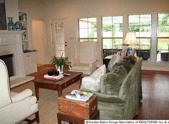 2nd image of 5661 Hilltop Cir