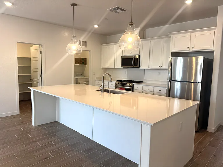 1083 S Traverse Dr — Photo 5