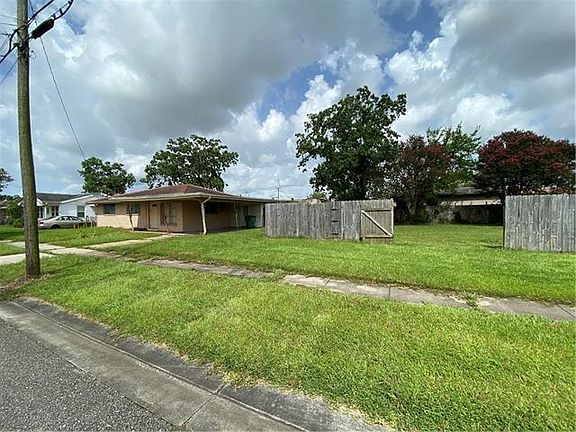 3rd image of 2312 Riverland Dr