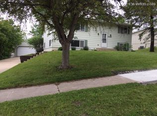 3889 Willow Heights Dr SW, Rochester, MN 55902