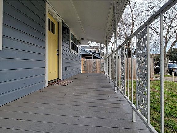 2nd image of 4733 Jefferson St #A