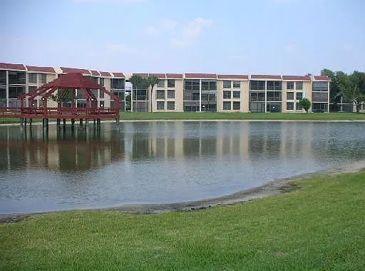 2 bed, 2.0 bath, 1090 sqft, $1,900 — Photo 3