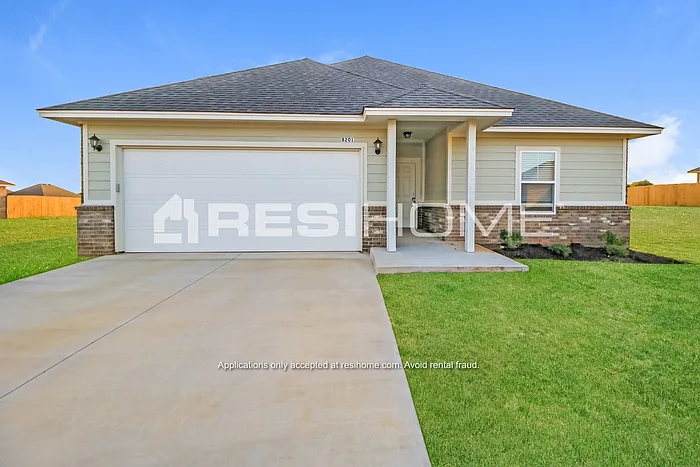 8201 Lakeside Dr — Photo 1