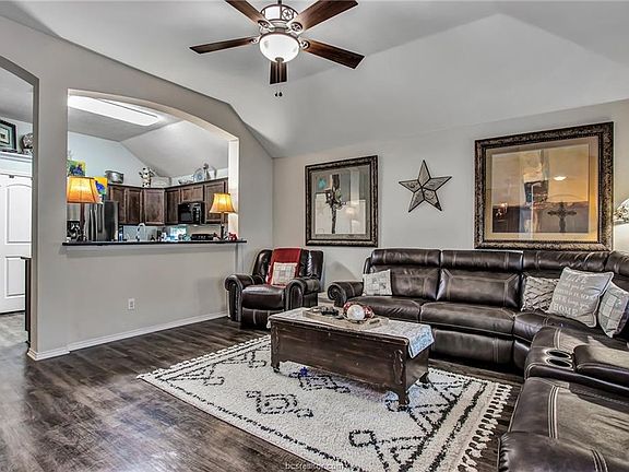2nd image of 2540 Elkhorn Trl