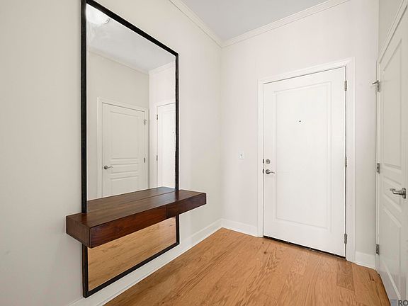 3rd image of 7707 Bluebonnet Blvd APT 229