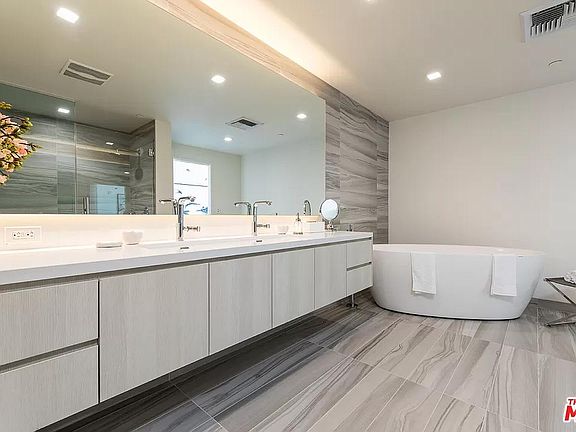 5th image of 1050 S Grand Ave #Penthouse 5