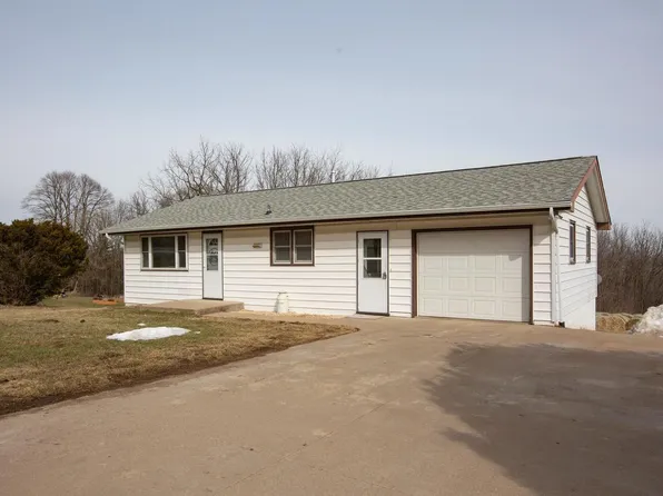 582 County Road Z, Hazel Green, WI 53811