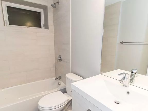 4th image of 2825 N Christiana Ave #1