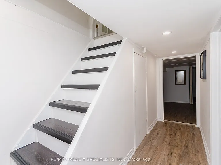 4397 Homewood Ave — Photo 21