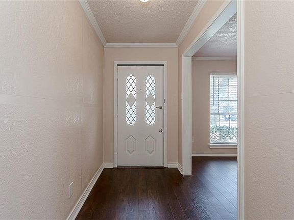 3rd image of 40 Park Pl