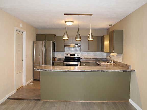 3rd image of 514 Roddy Rd