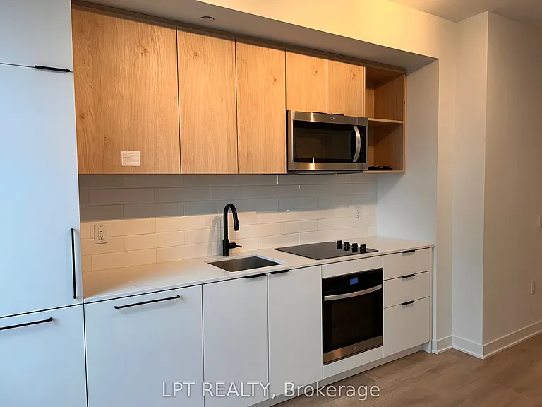 1185 Dupont St #609 — Photo 2