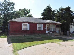 15 Legion Dr, Fairview, OK 73737