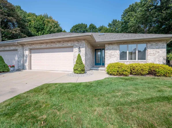 5515 Greenridge Dr, Midland, MI 48640