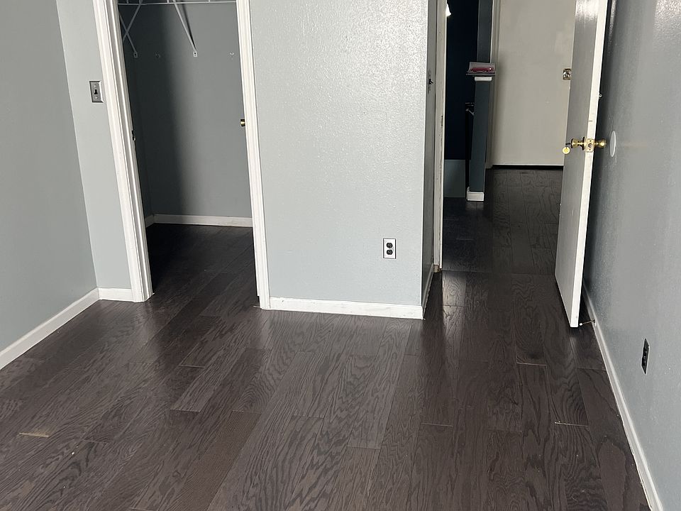 1st image of 4060 Crabtree Ct #2