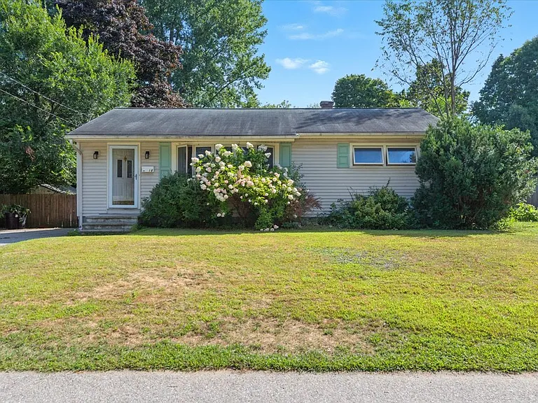 18 Maplewood Dr — Photo 30
