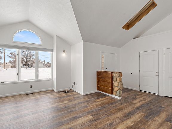 2nd image of 472 Burrwood Ave