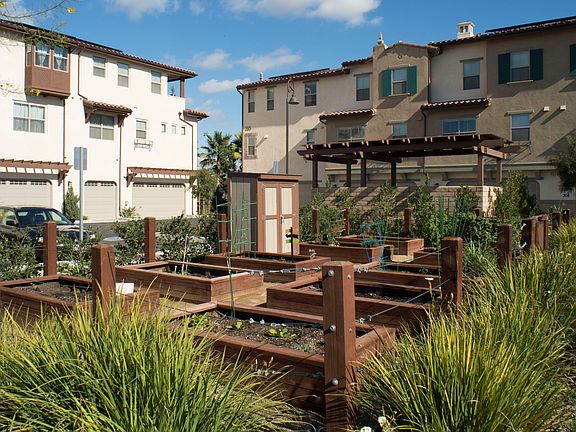 5th image of 207 Westpark Ct Unit 703