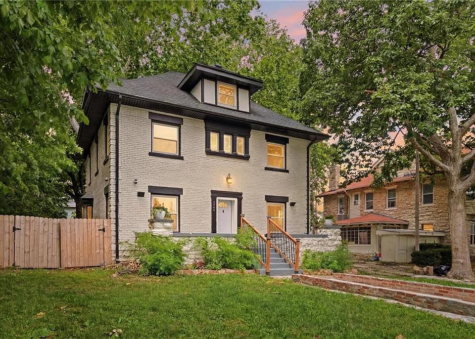 1st image of 2708 Tracy Ave