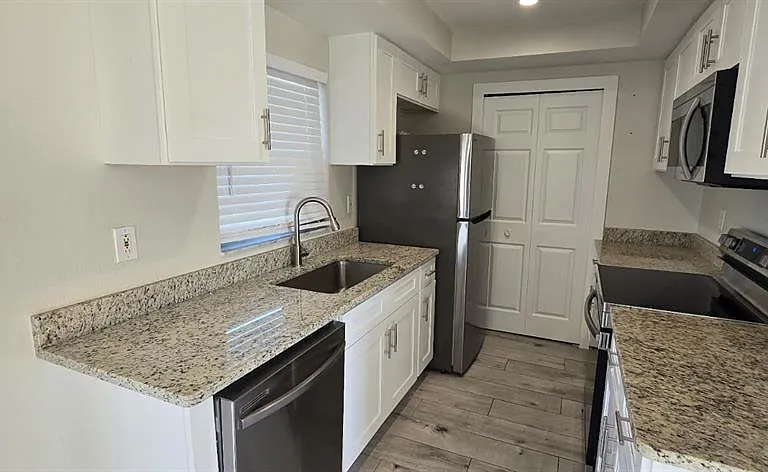 3722 Rosemary Dr #B — Photo 3