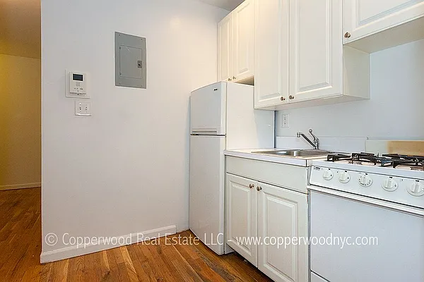 Rented by Copperwood Real Estate | media 25