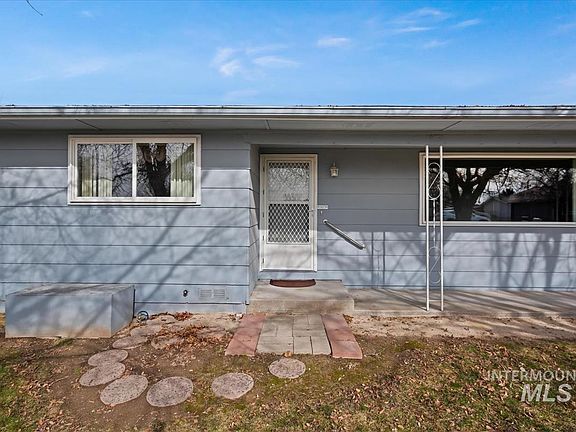 3rd image of 11842 Wilma Ln
