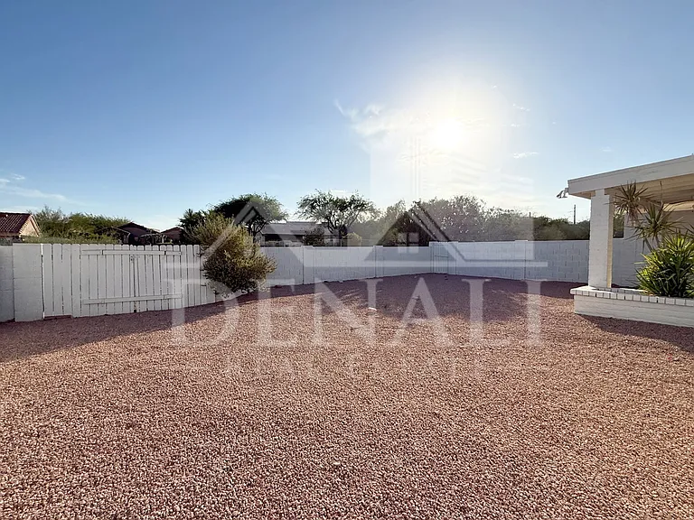 15076 N Escondido Dr #B — Photo 17