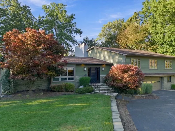 5055 Old Goodrich Rd, Clarence, NY 14031