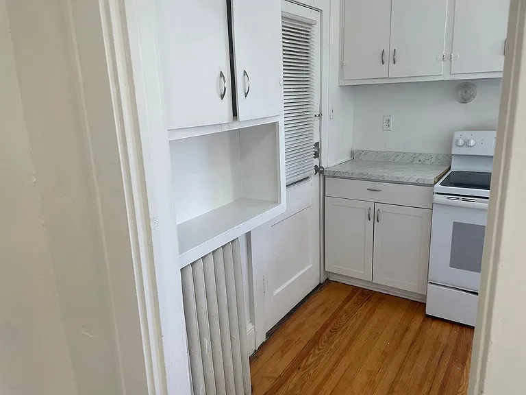 615 Day Ave SW — Photo 10