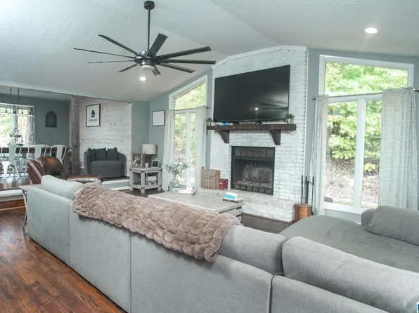 1404 Mountain Laurel Ct NE, Jacksonville, AL 36265