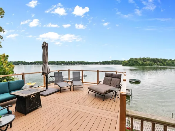 5804 West Lake DRIVE, West Bend, WI 53095