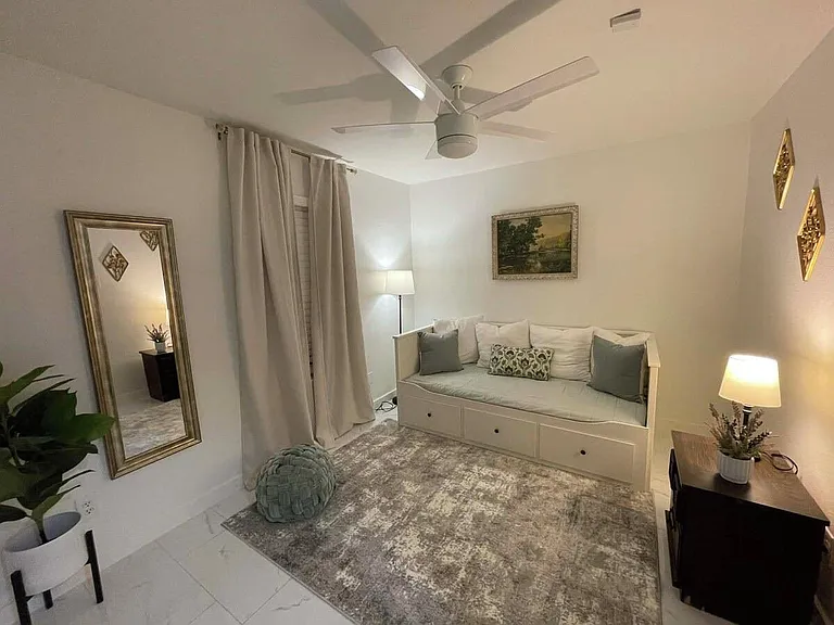1401 Tetbury Ln — Photo 21