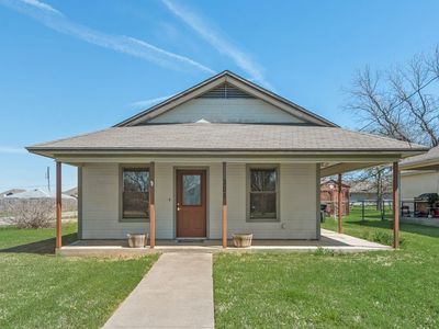 301 Lipscomb St, Cleburne, TX, 76031