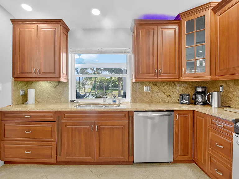 10305 Crosswind Rd — Photo 15