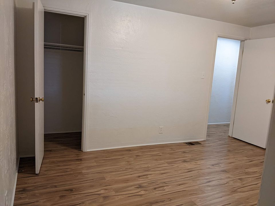 1st image of 2809 Palomas Dr NE