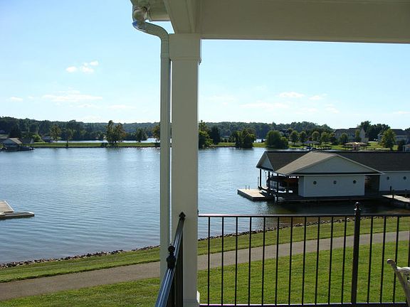 5th image of 57 Brooke Dr