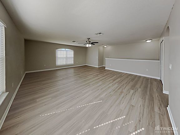 4th image of 2101 Continental St