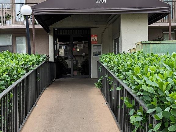 2nd image of 2701 Riverside Dr APT 206-B