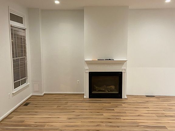 Living area and gas fireplace